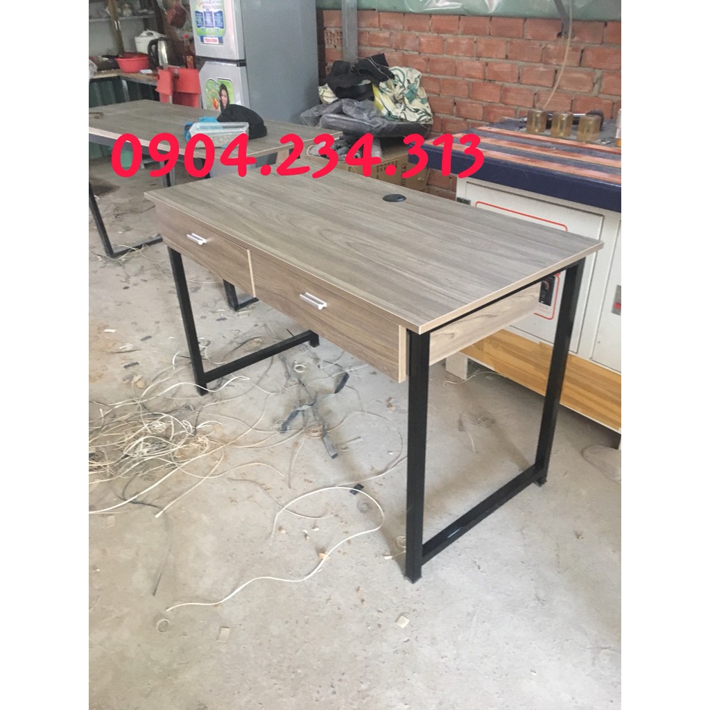 Bàn máy vi tính khung sắt có hộc kéo