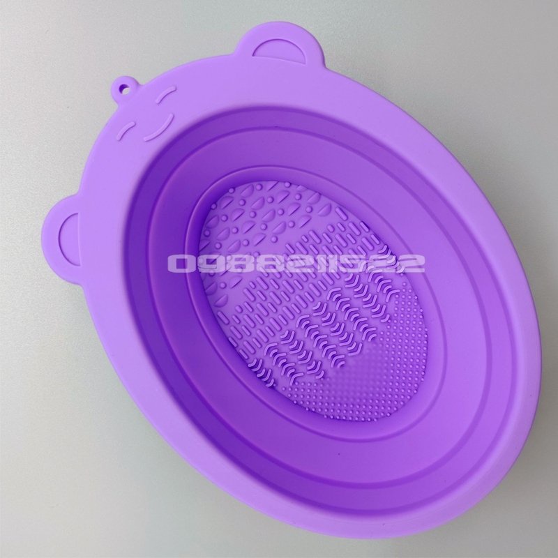 (LOẠI TO, MẪU MỚI) Miếng Silicone Vệ Sinh Cọ Trang Điểm, GẤP GỌN, CÓ MÓC TREO