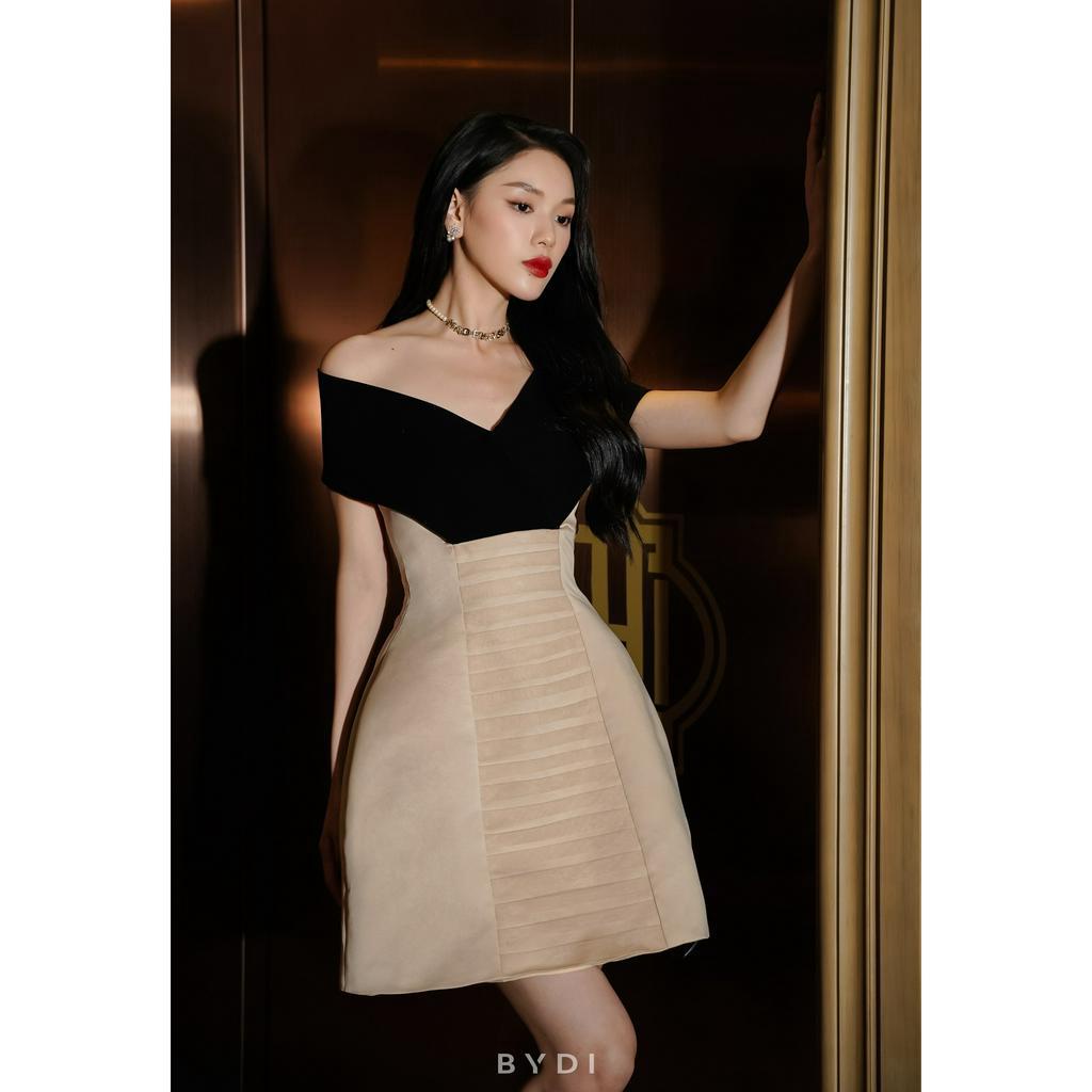 Váy Nữ Đi Tiệc Cực Xinh BYDI Design, Đầm ngắn thiết kế bẹt vai nhấn thân váy BYDI Fashion | AMOR DRESS