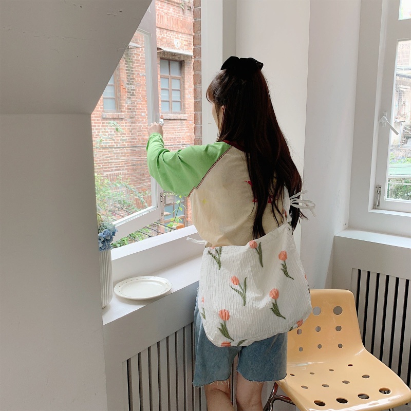 Túi Đựng Mỹ Phẩm Cỡ Lớn Họa Tiết Hoa Tulip Xinh Xắn Dành Cho Nữ