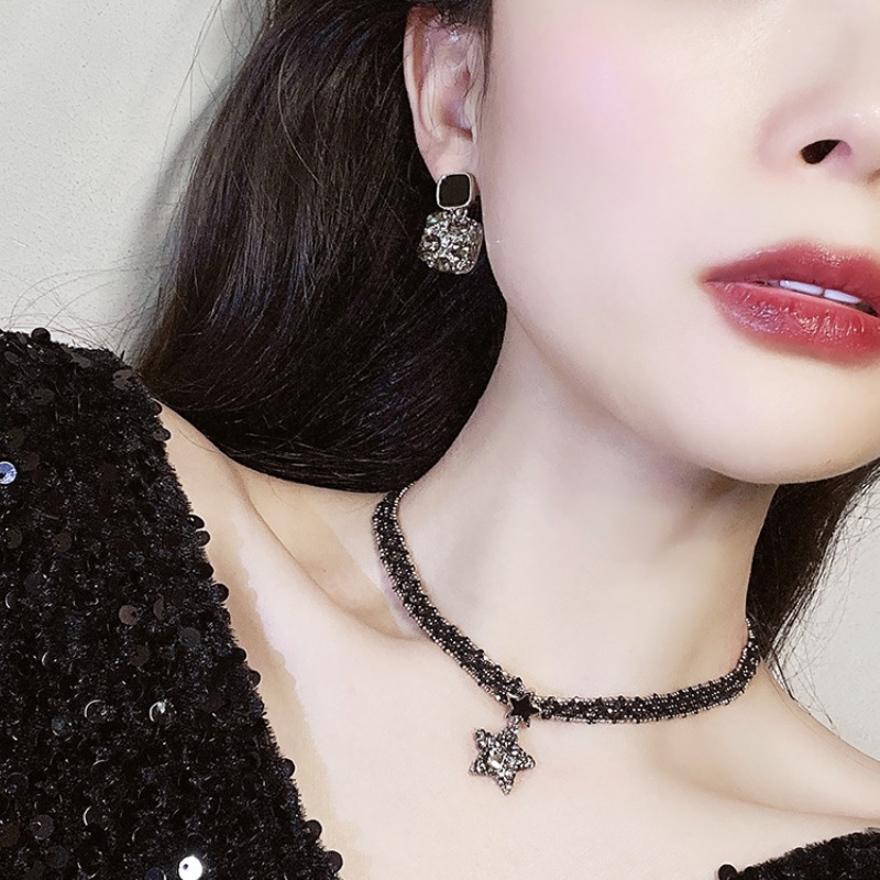 Vòng cổ Trang Sức Mặt Hình Tròn Mẫu Mới 2021 Thời Trang Dành Cho Nữ 2022