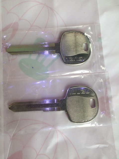 Phôi chìa khoá xe ISUZU combo 2 phôi chìa khoá