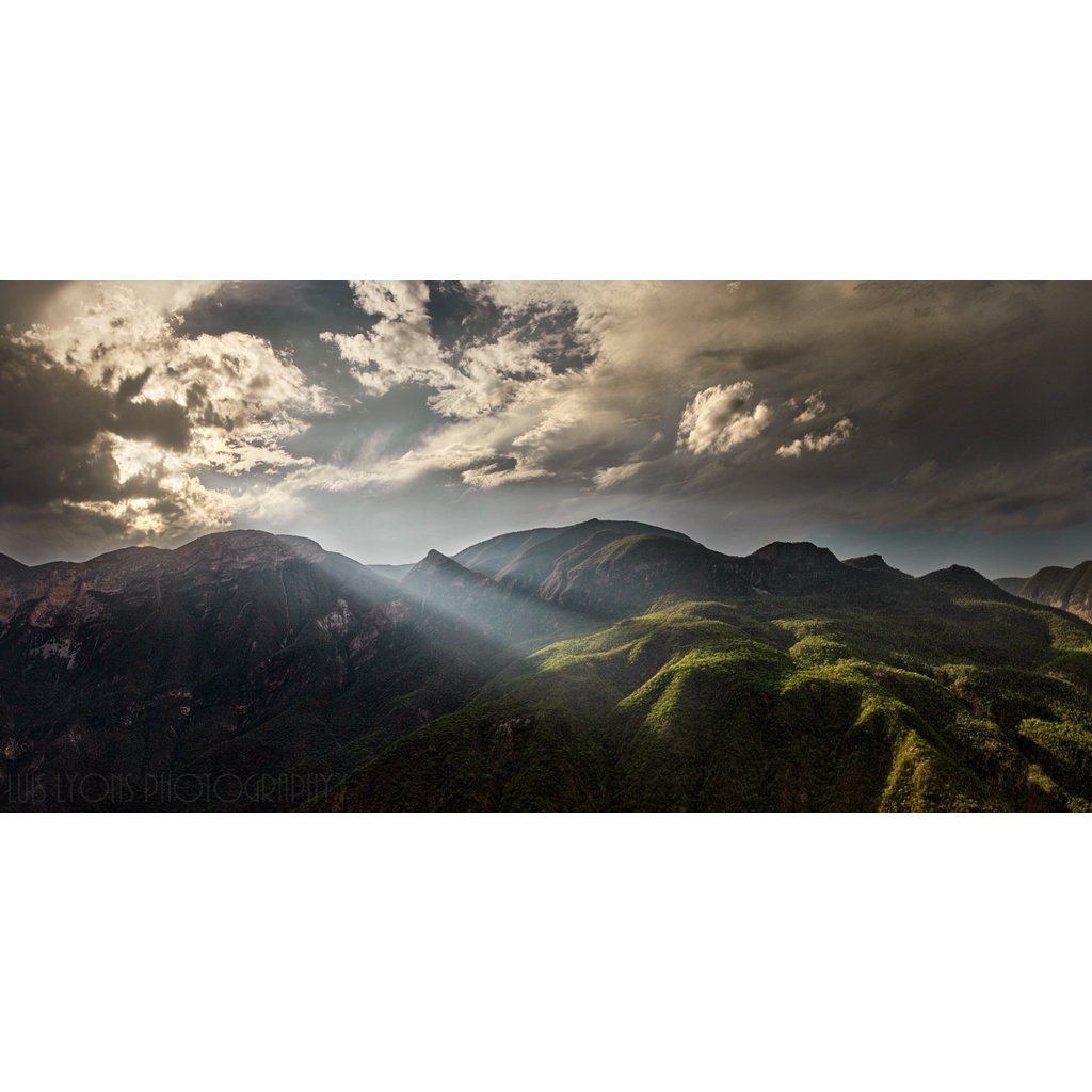 Bộ máy ảnh Nikon D5500 kèm ống kính AF-S NIKKOR 18-55mm F3.5-5.6 VR II