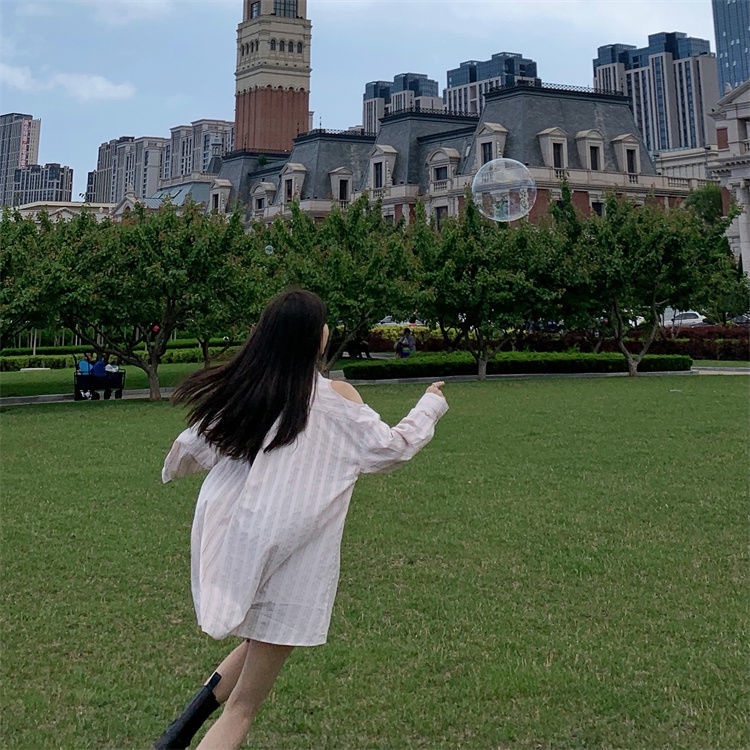 Áo Sơ Mi Kẻ Sọc Hở Vai Đính Nơ Xinh Xắn Cho Nữ