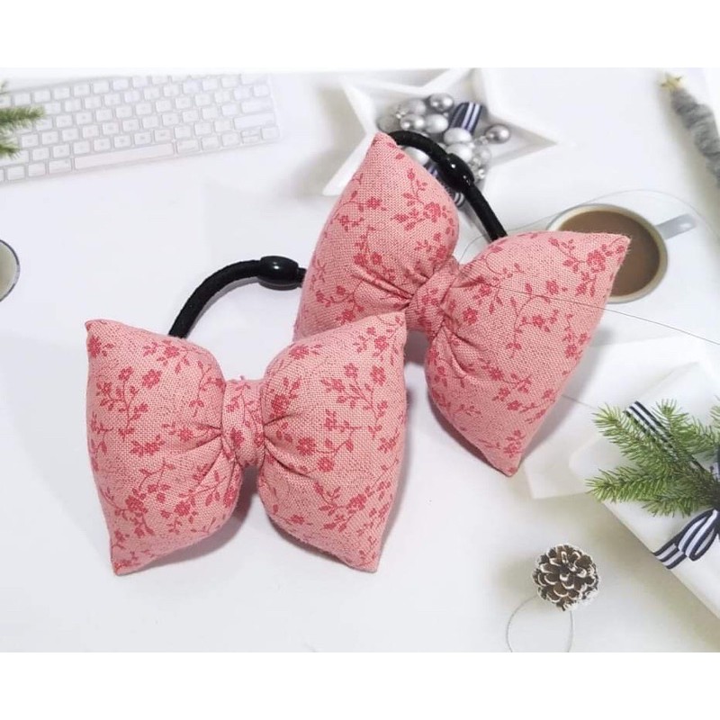 Chun cột tóc hình chiếc nơ nhồi bông