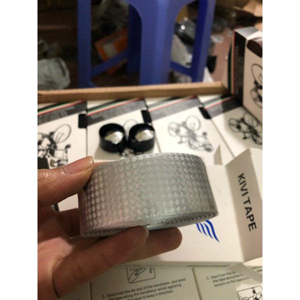 Dây quấn KIVI vân carbon màu bạc