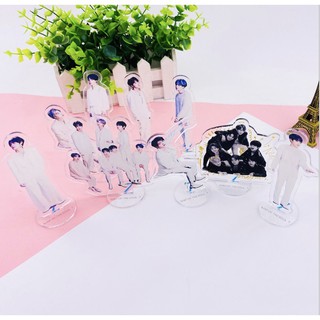 Standee mika in hình Bangtan 7