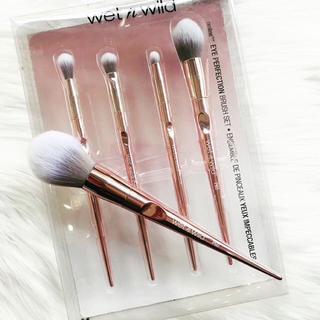 Set cọ wet n wild