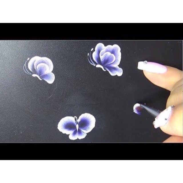 Bảng đen tập vẽ