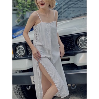 Đầm linen suông đính cúc