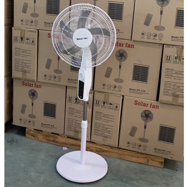 Quạt Tích Điện Năng Lượng Mặt Trời Solar Fan Siêu Mát, Tiết Kiệm Điện - Quạt Năng Lượng Mặt Trời Pin 18000mAh chống chai