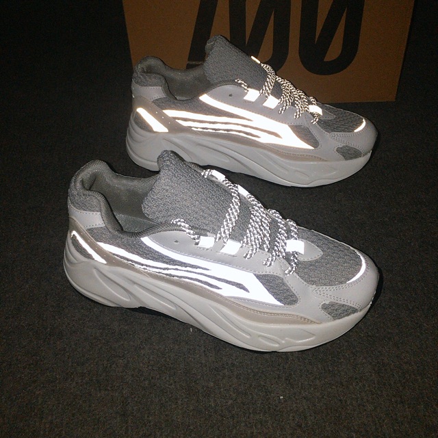 [ TẶNG QUÀ 50k lọ tẩy + tất ,hộp] giày thể thao yz 700 phản quang | BigBuy360 - bigbuy360.vn