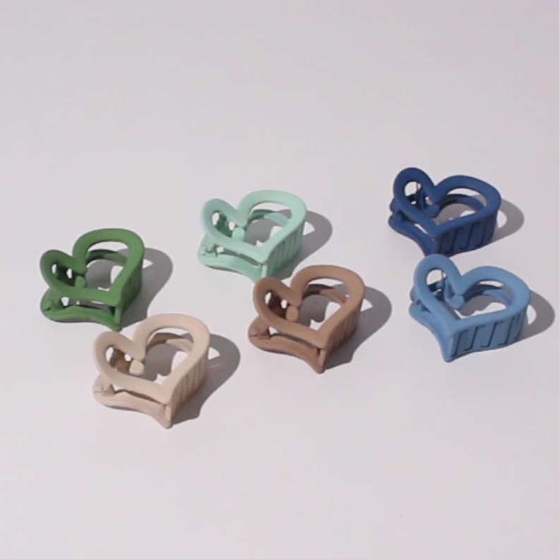 Kẹp tóc hình trái tim chất liệu nhựa phong cách cổ điển