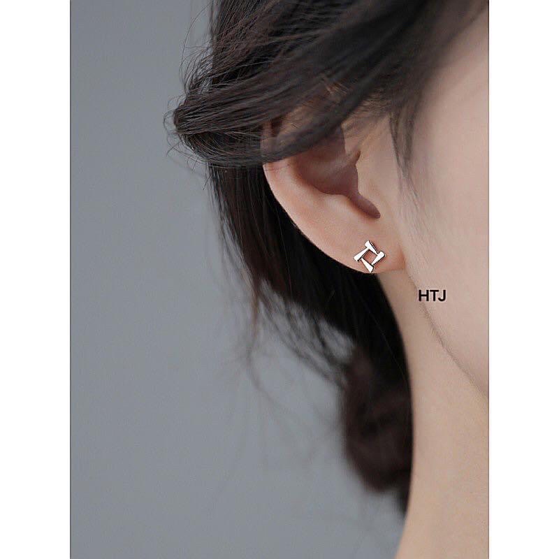 Bông tai bạc nhẹ nhàng cá tính, thiết kế mang phong cách mới lạ cuốn hút  Mainomi Shop Bạc Xinh