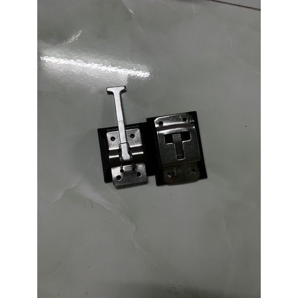 MÓC CỬA XE TẢI, Bộ T hộp nhựa gắn thùng xe tải, Phụ Kiện RV
