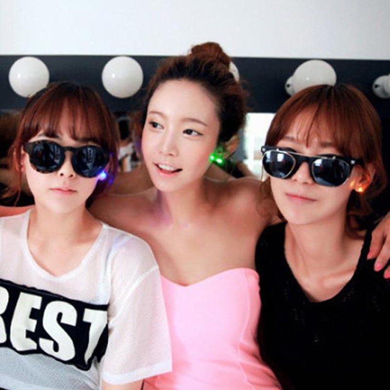 1 đôi Khuyên tai LED phát sáng độc đáo bông tai phát sáng khuyên tai đèn led dạng tròn