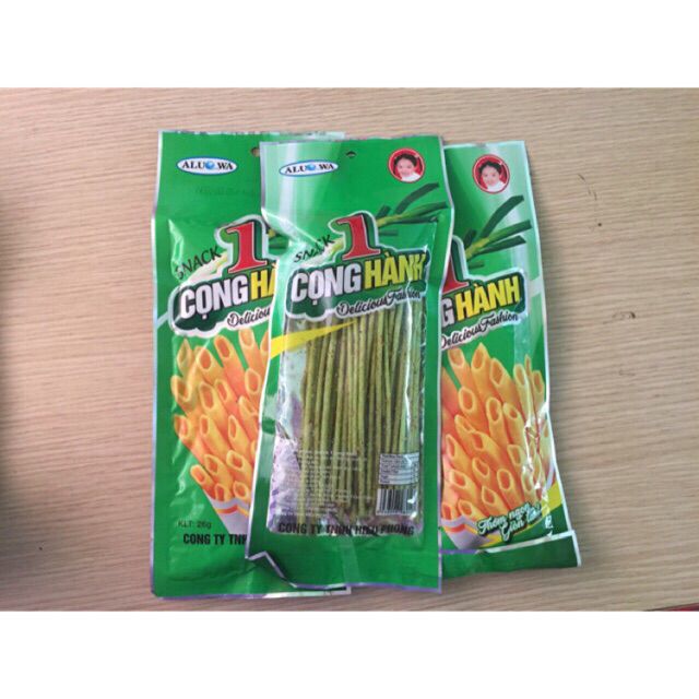 1 bịch 30 gói snack cọng hành xanh