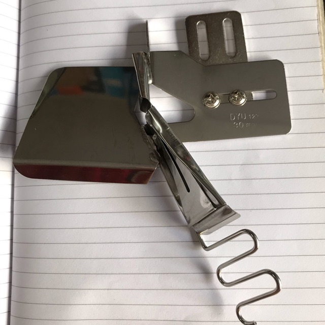 Cử viền 2 mép không thay răng cưa mặt nguyệt chân vịt máy may công nghiệp và máy may gia đình ( cử bướm )