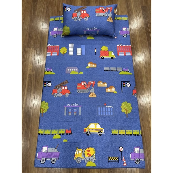 Bộ thảm nằm và gối mang đi lớp cho bé