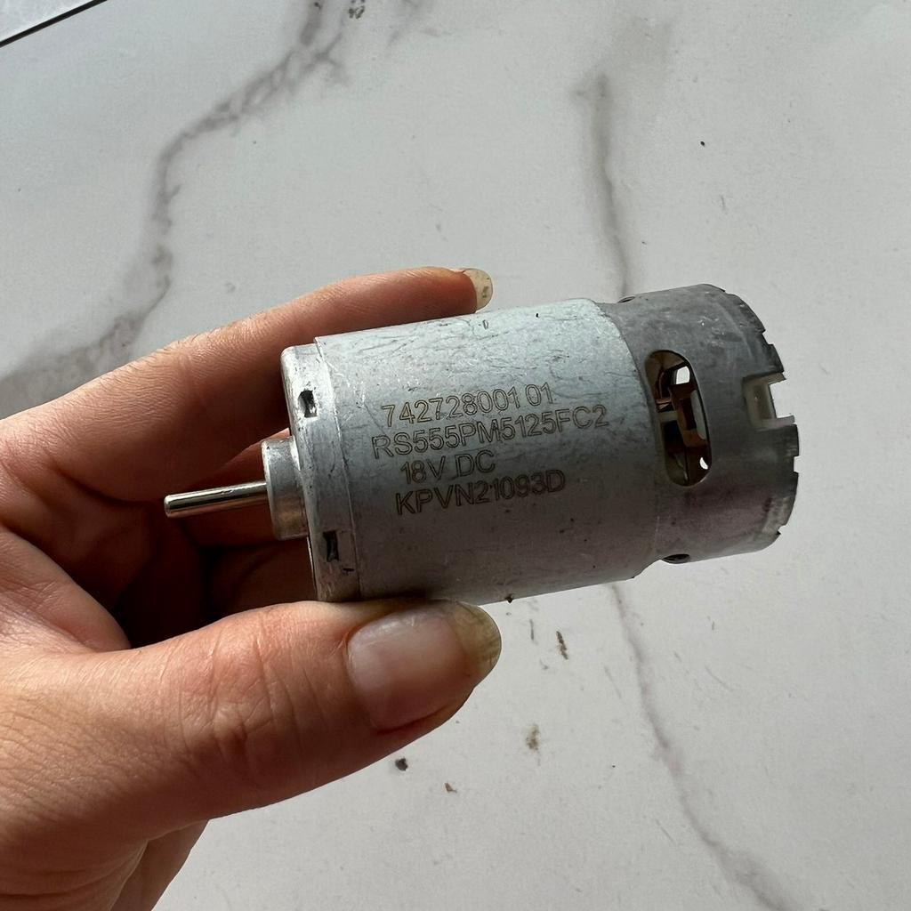 MOTOR 555 - HÀNG THÁO MÁY - CHỔI THAN MỚI 100%