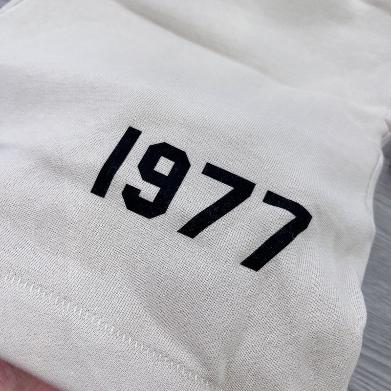 Set Quần Áo FOG Fear Of God ESSENTIALS SS22 1977 Wheat, Combo bộ quần áo FOG ESSENTIALS nam