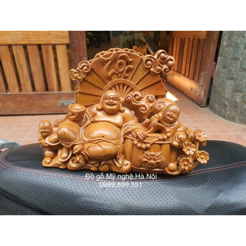 Tượng Phật di lặc để xe ô tô gỗ thơm