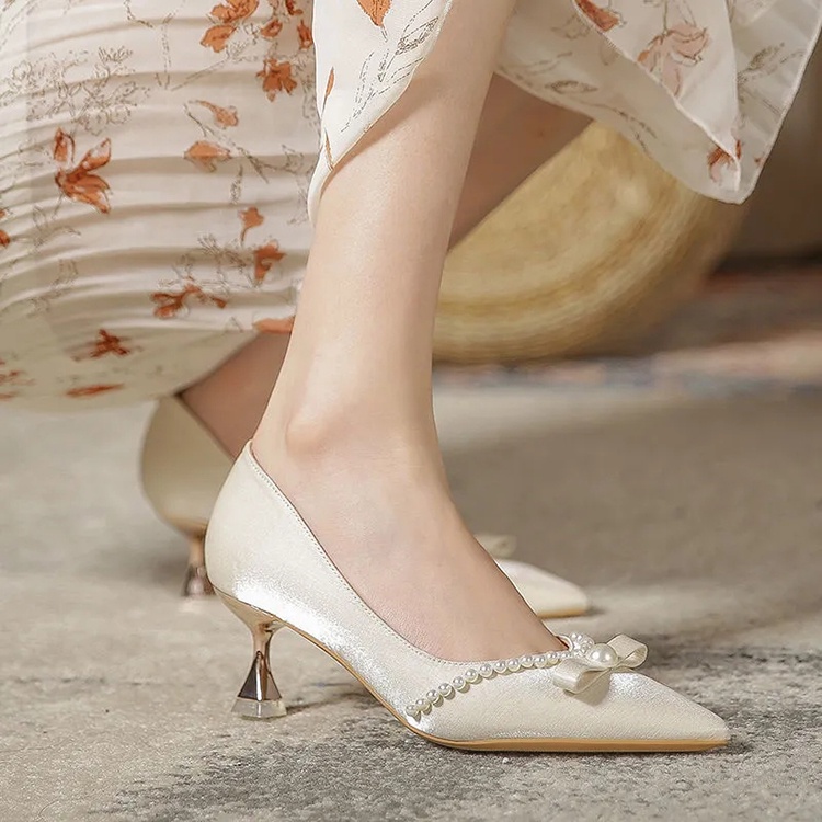 Giày cao gót 6cm mũi nhọn trang trí ngọc trai giả phong cách Pháp sành điệu