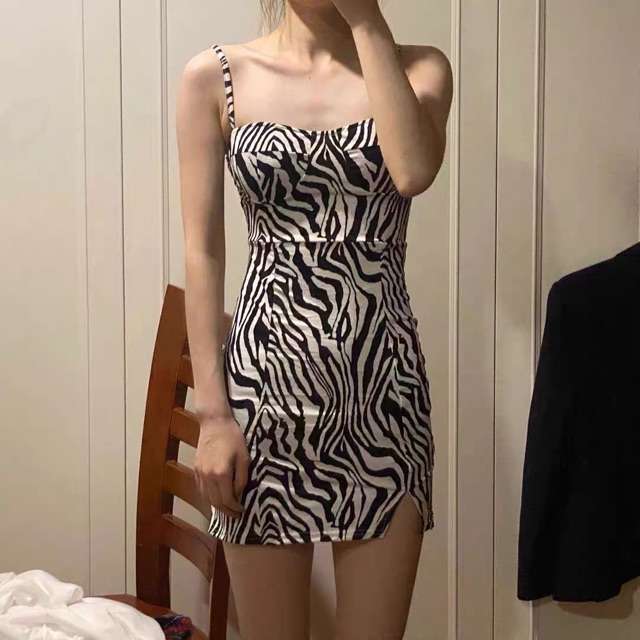 Đầm body 2 dây sọc vằn sang chảnh