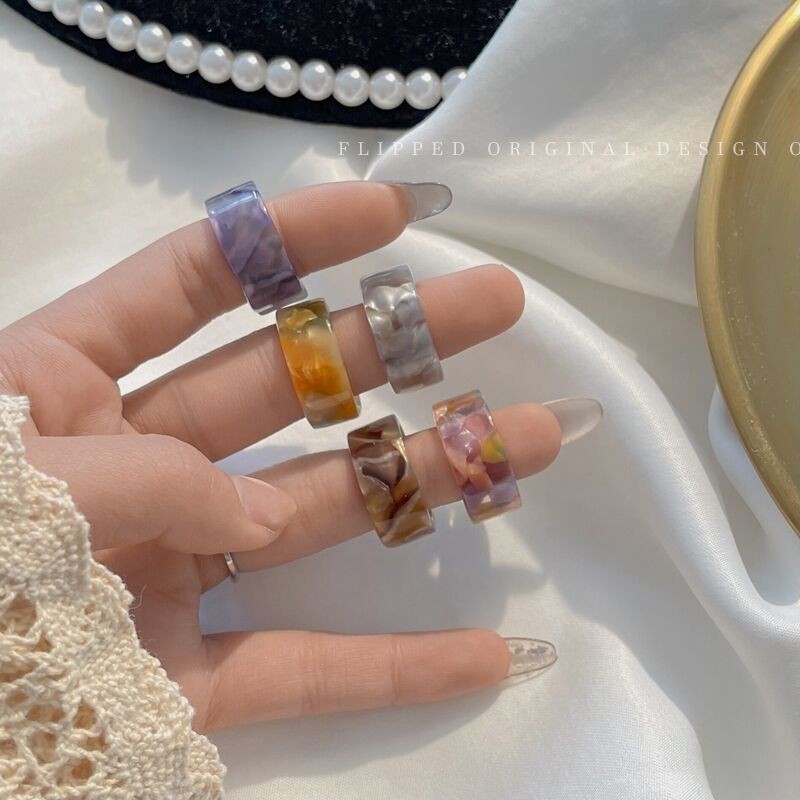 Nhẫn nhựa acrylic hình học có thể điều chỉnh phong cách cổ điển dành cho nữ