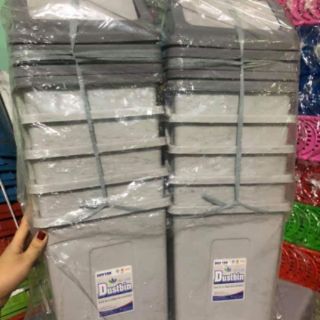 Thùng rác nắp lật duy tân