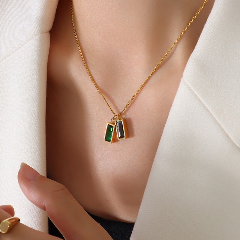 Dây Chuyền 2 Viên Đá Nhân Tạo Đen Và Xanh Lá Titan Ko Han Rỉ TT 3954