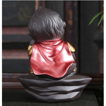 Tượng Tôn Ngộ Không Tề Thiên Đại Thánh suy tư