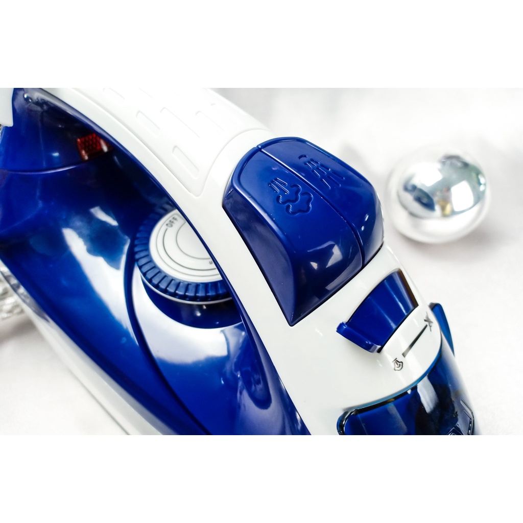 Bàn ủi hơi nước Lock&amp;Lock công suất 2200W ENI331 và ENI146 màu xanh dương