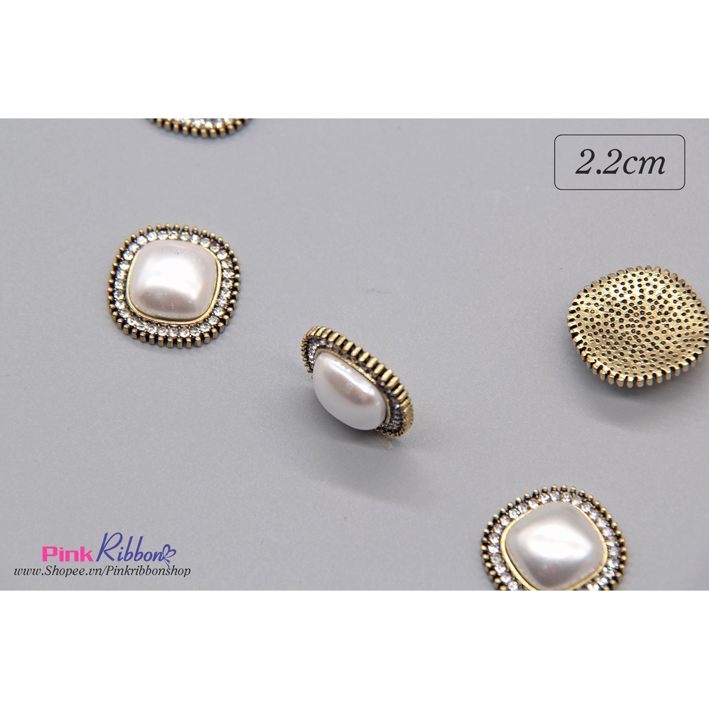 Charm hình vuông viền đá nhí 2.2cm