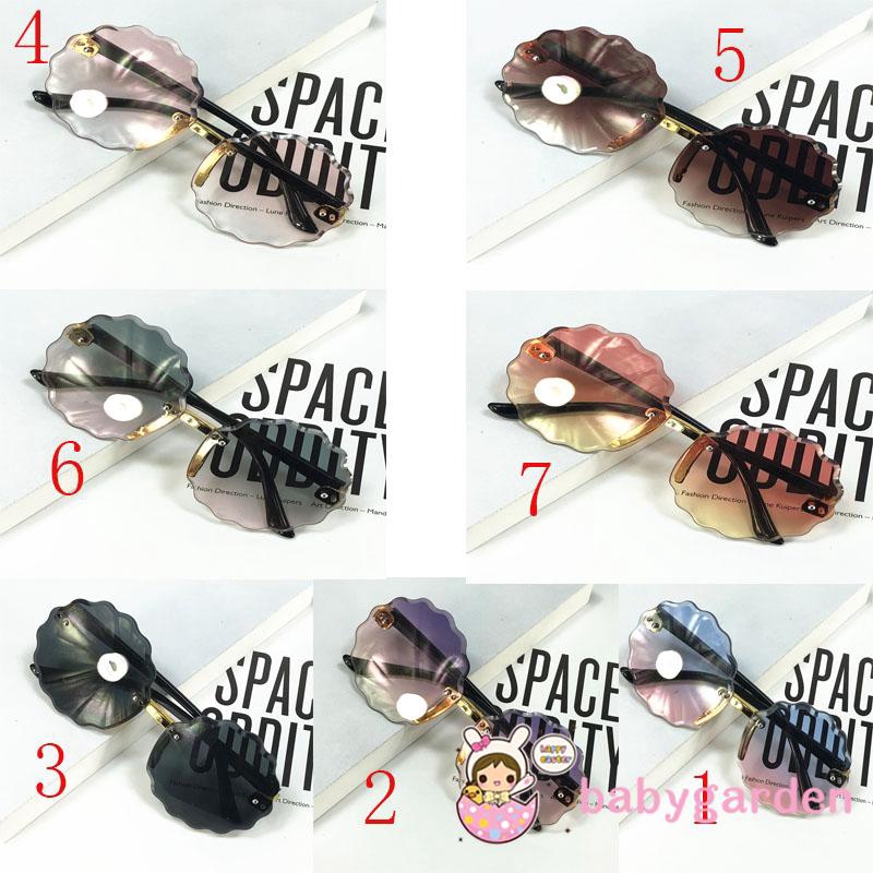 Kính Mát Hình Bông Hoa Xinh Xắn Cho Bé