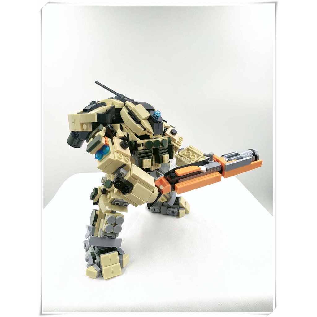 Bộ Lắp Ghép Lego Nhân Vật Moc Q Phiên Bản SD Titan Falling Desert Flame Mech