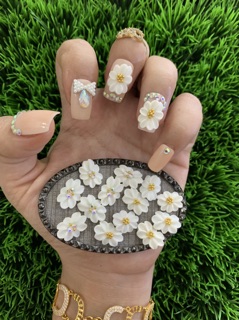 Hoa bột móng nail(kiểu NN sĩ ib sĩ tặng nơ bột)’.