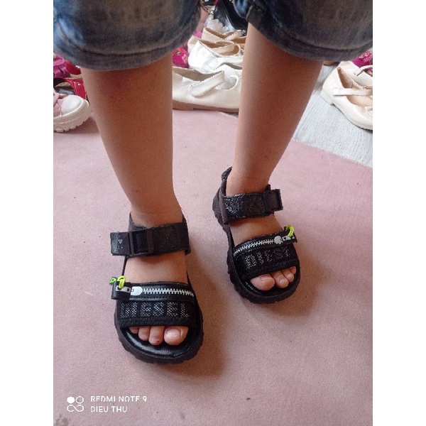 giày sandal cho bé size 28