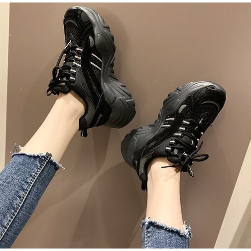 GIÀY THỂ THAO NỮ TRẮNG ĐEN. ĐỘN ĐẾ 5 PHÂN CHIỀU CAO. XINH XẮN SANG CHẢNH. | BigBuy360 - bigbuy360.vn