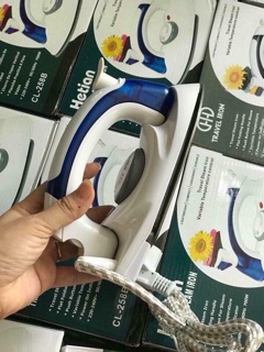 Bàn là hơi nước mini