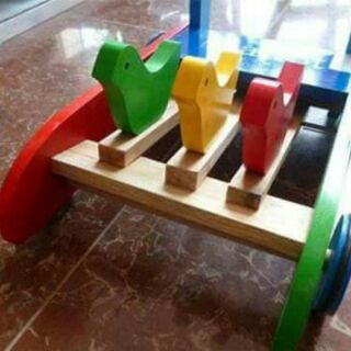 Xe gỗ tập đi cho bé