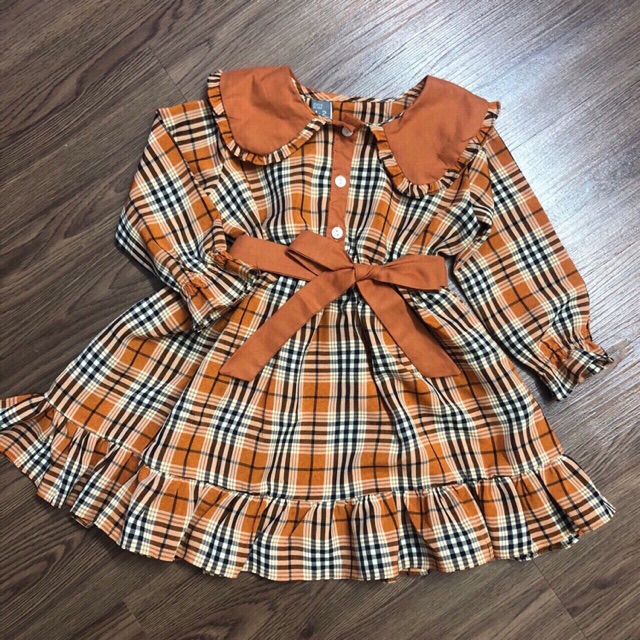 Váy thiết kế cho bé