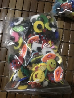 Combo 50 jibit,sticker 2D gắn dép