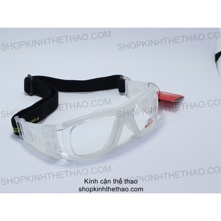 Kính cận chơi thể thao