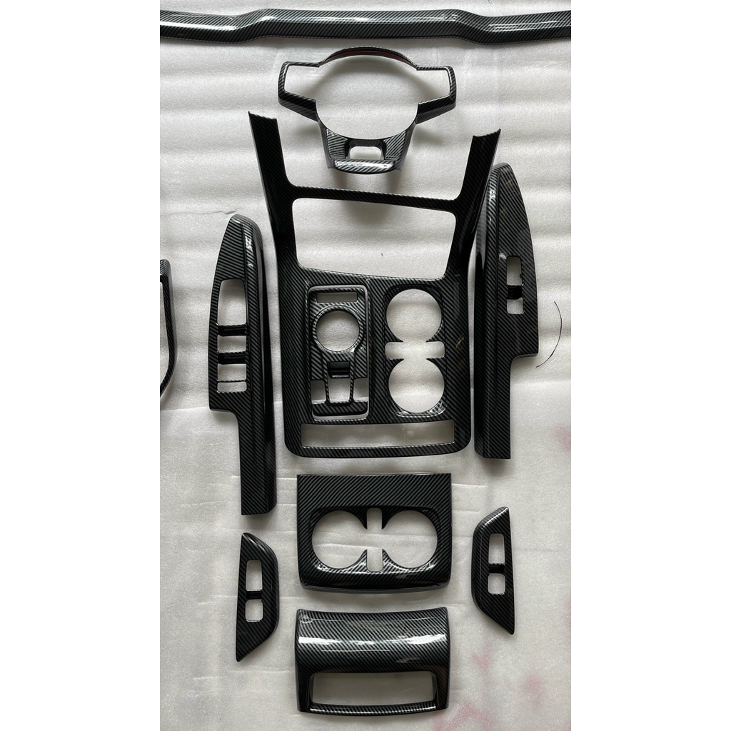 Ốp nội thất Kia Carnival 2022-2023 vân carbon cao cấp