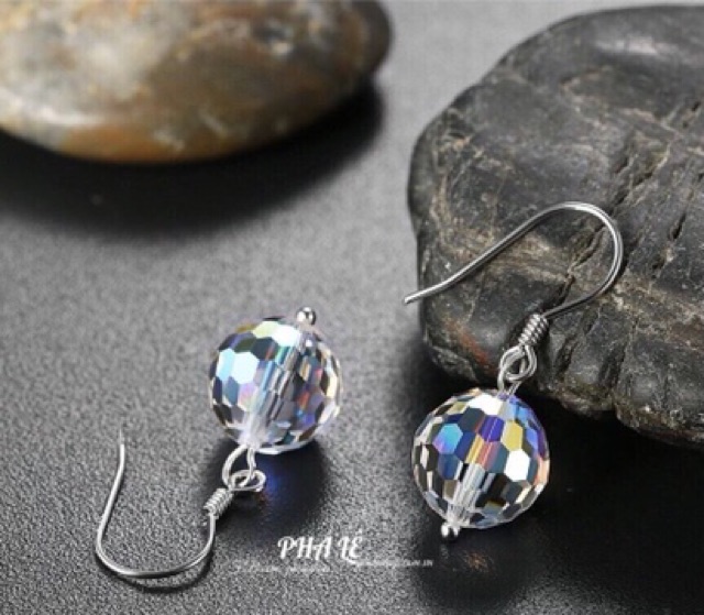 Bông Tai Pha Lê Tròn Dát Nhiễn Được Thiết Kế Từ Pha Lê Swarovski