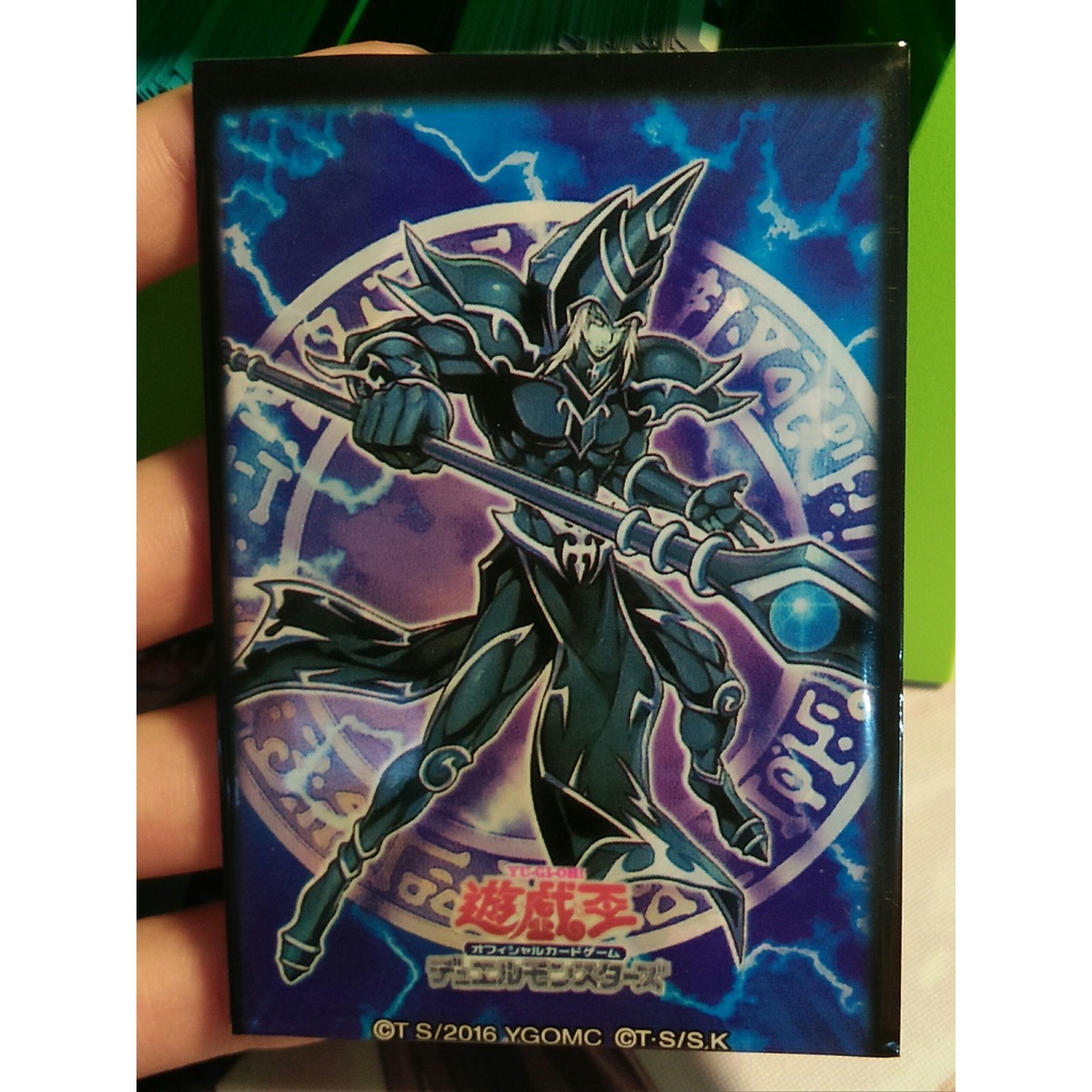 1 Chiếc Bọc Bài Hình KMC Dark Magician Giá Rẻ Cho Thẻ Yugioh (Sleeve)
