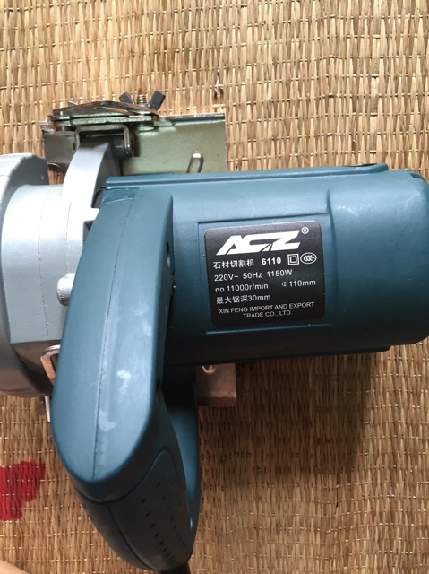 Máy cắt gạch ACZ