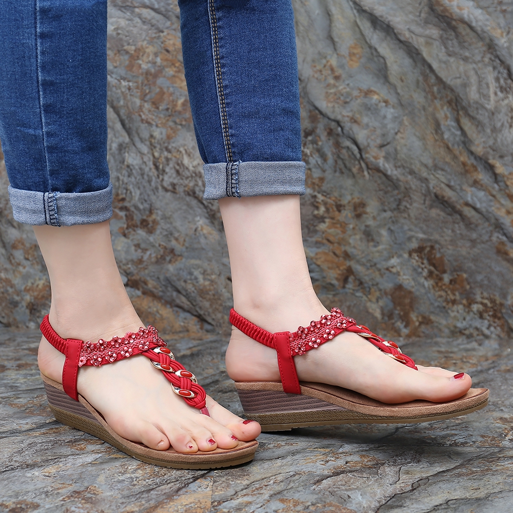 Giày sandal xỏ ngón đế xuồng đính đá pha lê thời trang