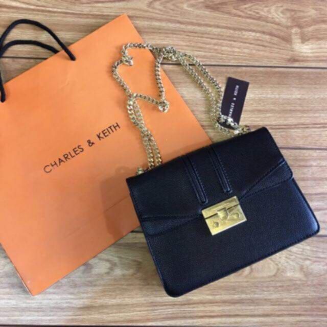 Túi cnk quỳnh búp bê